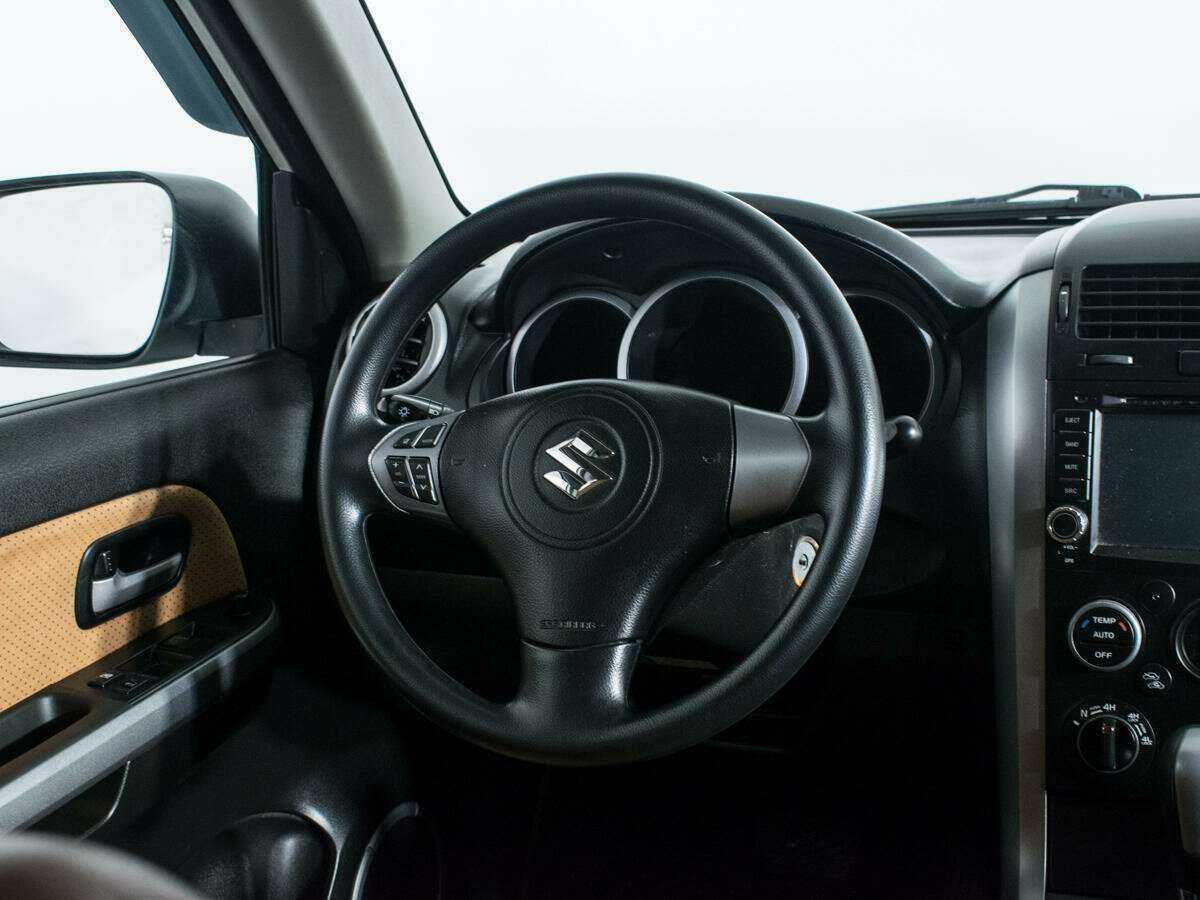 Suzuki Grand Vitara 2012 года с пробегом. Фото: #12