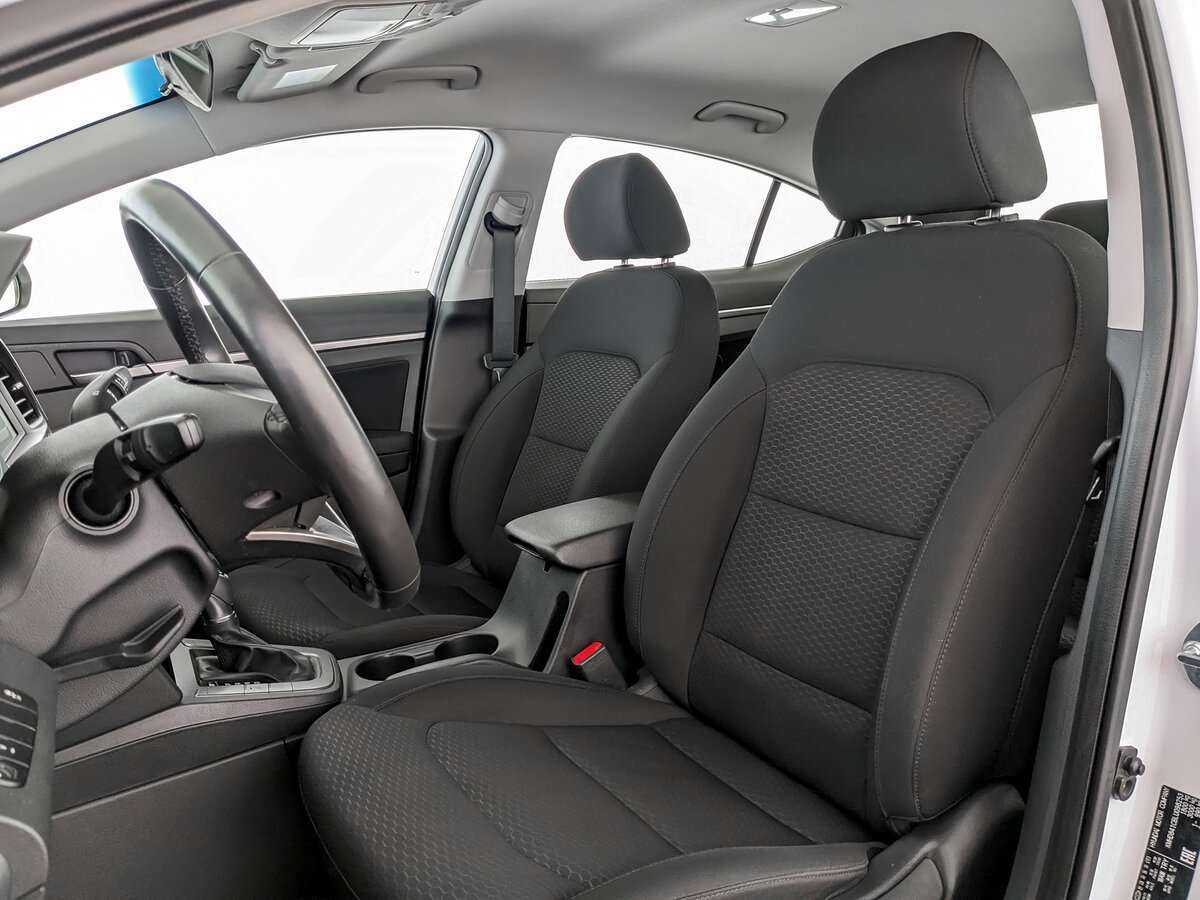 Hyundai Elantra 2020 года с пробегом. Фото: #15