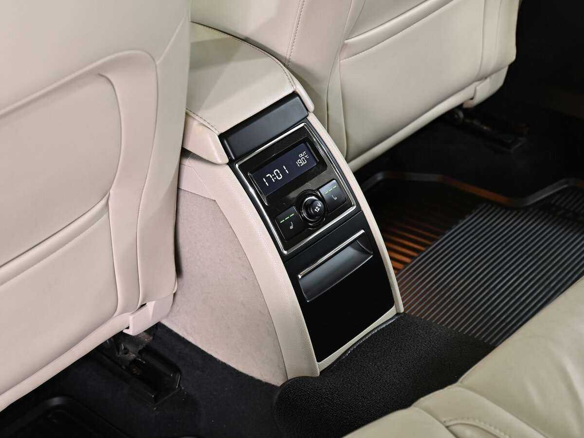 Skoda Superb 2013 года с пробегом. Фото: #6