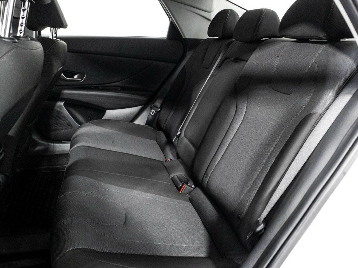 Hyundai Elantra 2021 года с пробегом. Фото: #9