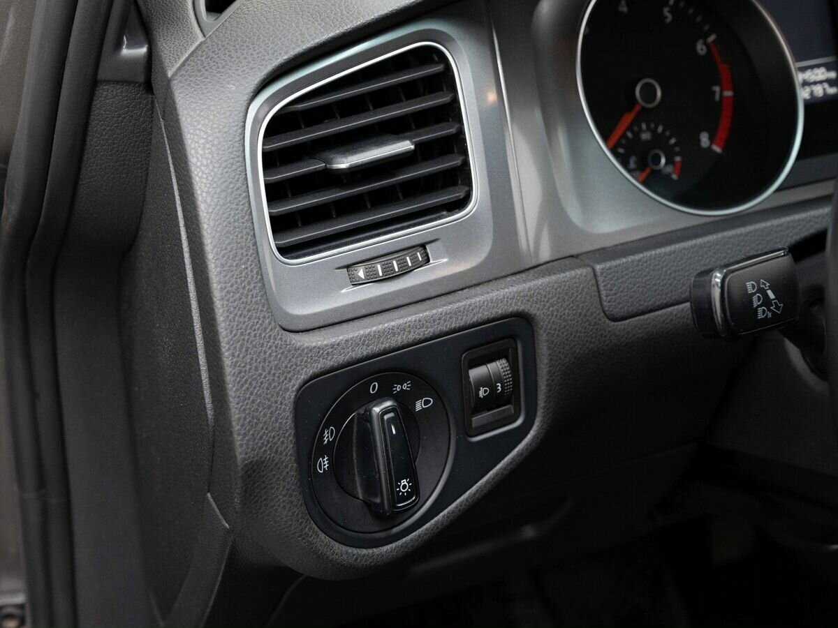 Volkswagen Golf 2013 года с пробегом. Фото: #18