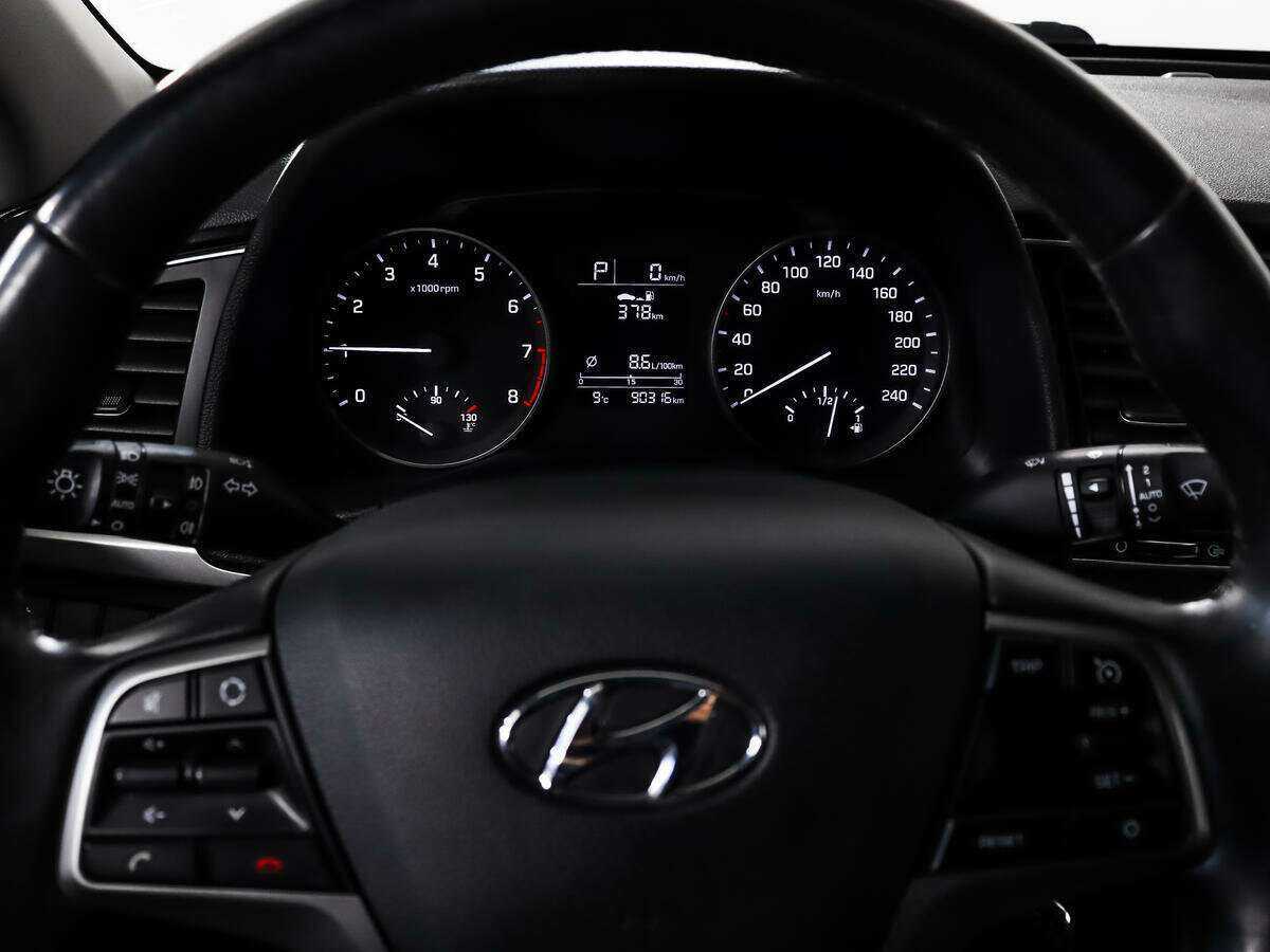 Hyundai Elantra 2017 года с пробегом. Фото: #15