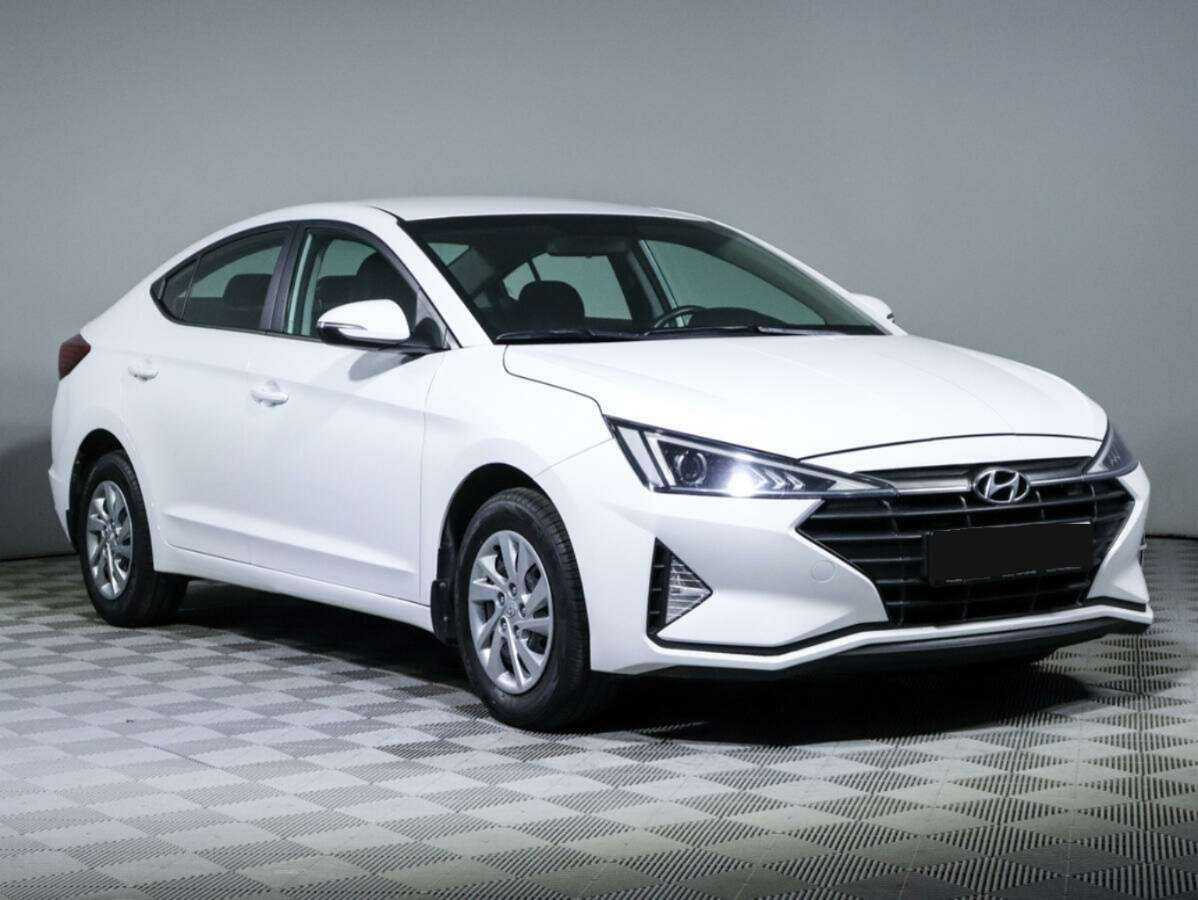 Hyundai Elantra 2020 года с пробегом. Фото: #2