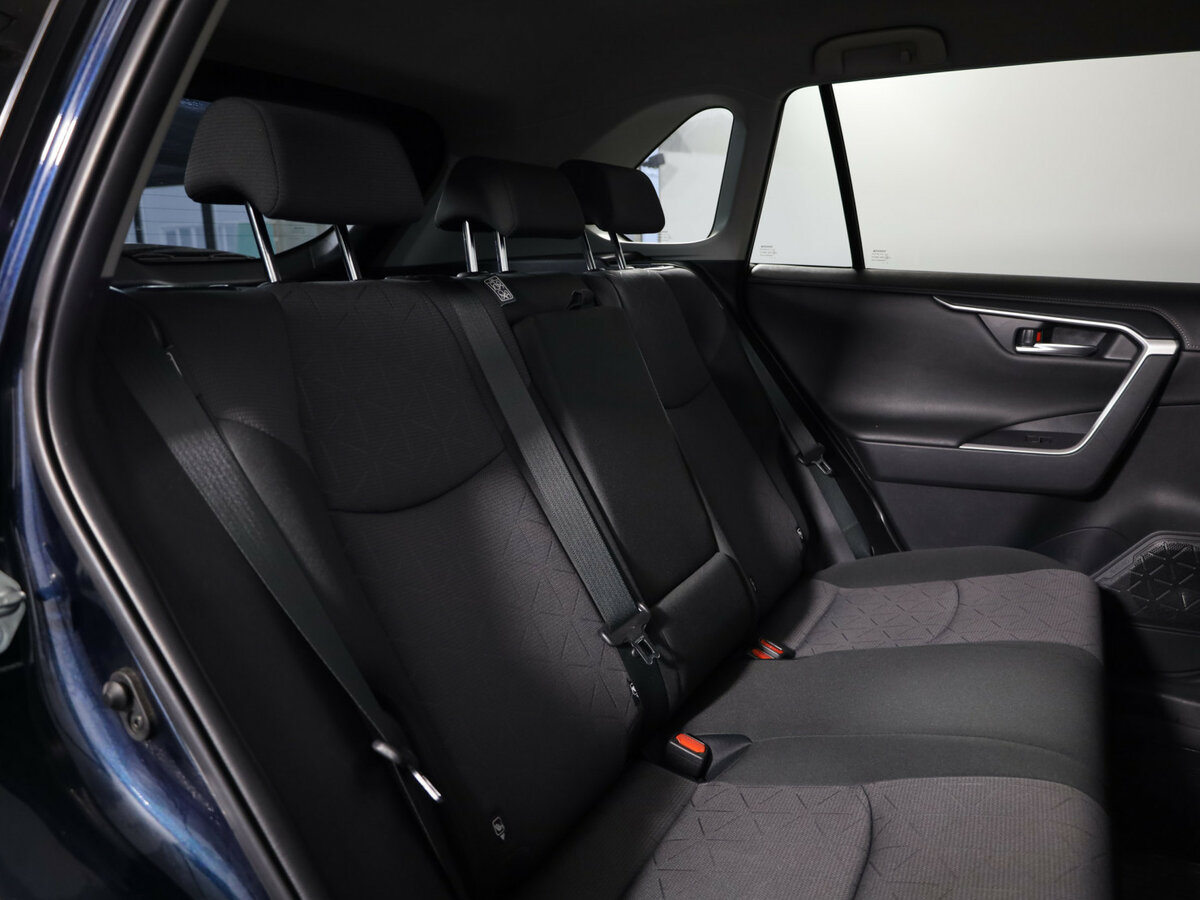 Toyota RAV4 2019 года с пробегом. Фото: #12