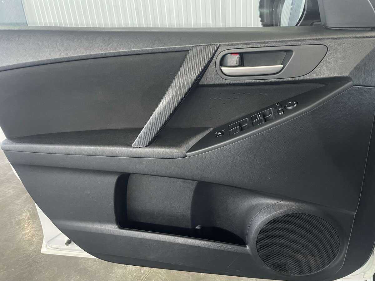 Mazda 3 2012 года с пробегом. Фото: #17