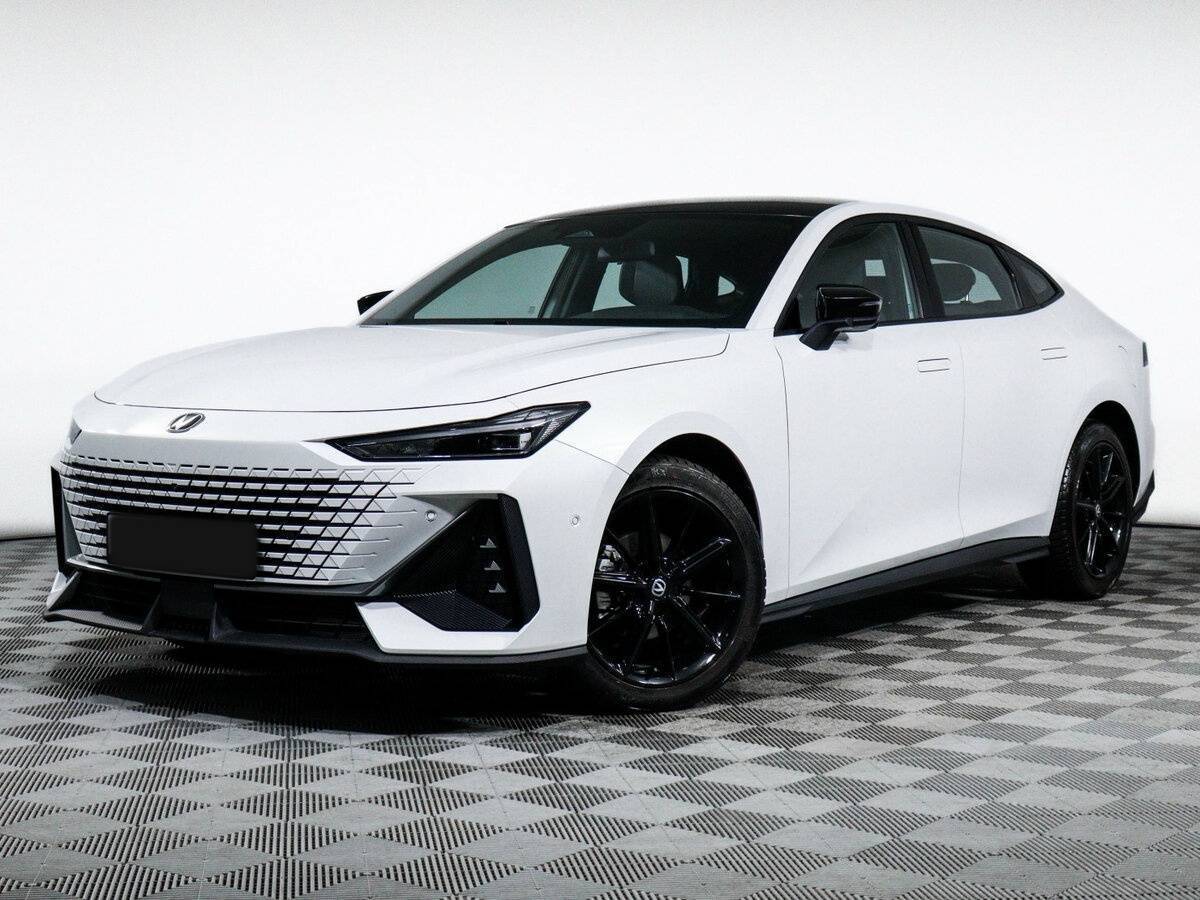 Changan UNI-V 2023 года с пробегом. Посмотреть фото