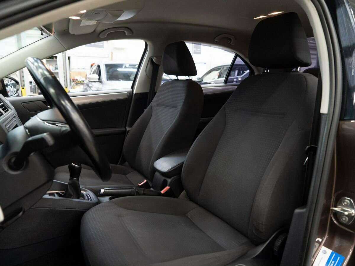 Volkswagen Jetta 2016 года с пробегом. Фото: #5