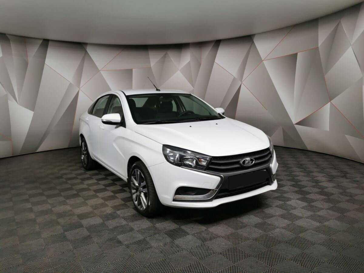 Lada (ВАЗ) Vesta 2018 года с пробегом. Фото: #2