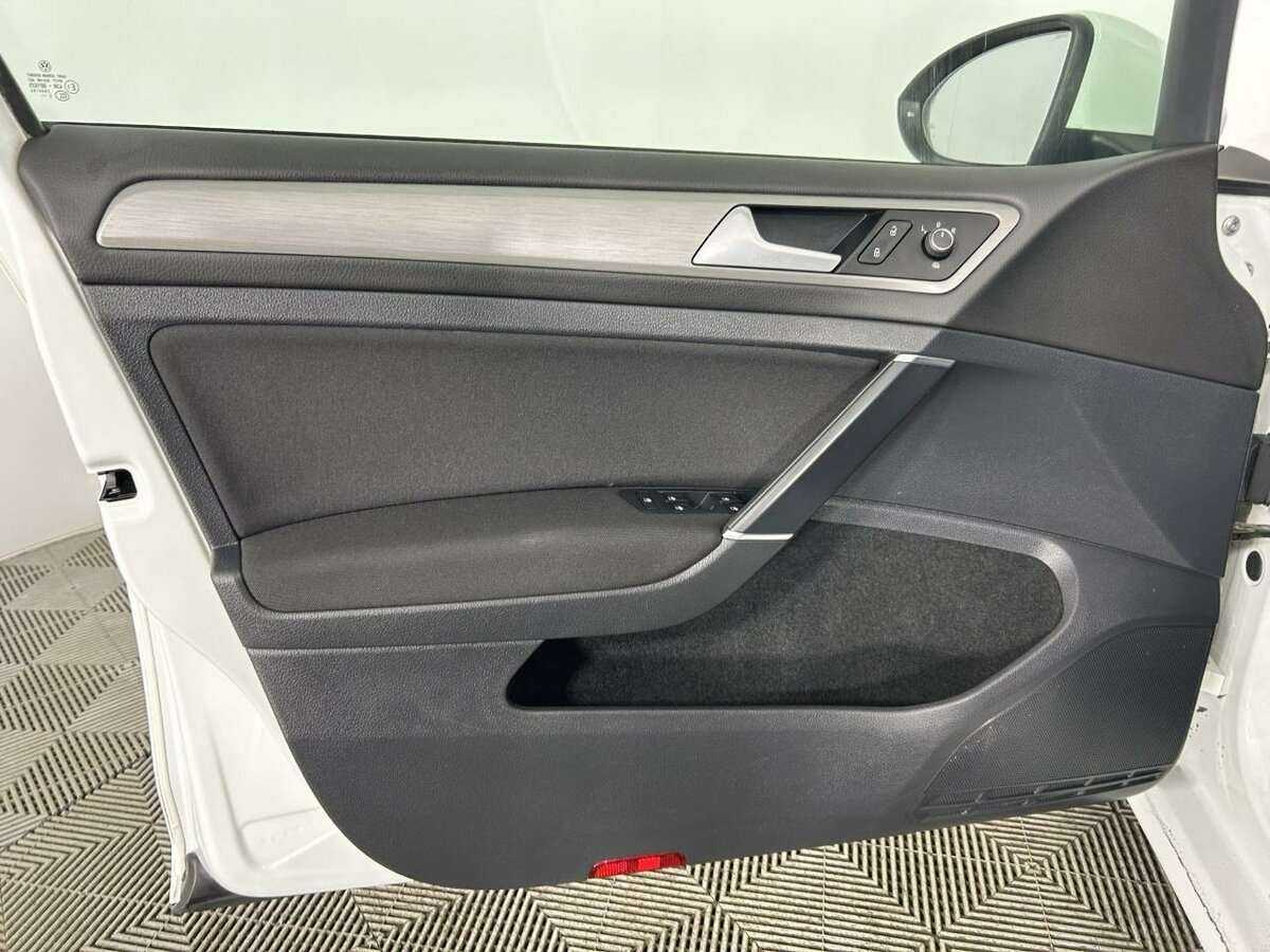Volkswagen Golf 2015 года с пробегом. Фото: #7
