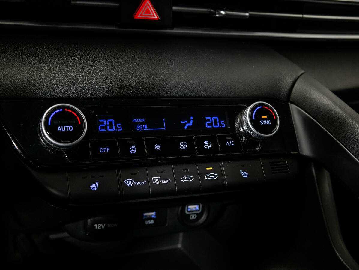 Hyundai Elantra 2020 года с пробегом. Фото: #16
