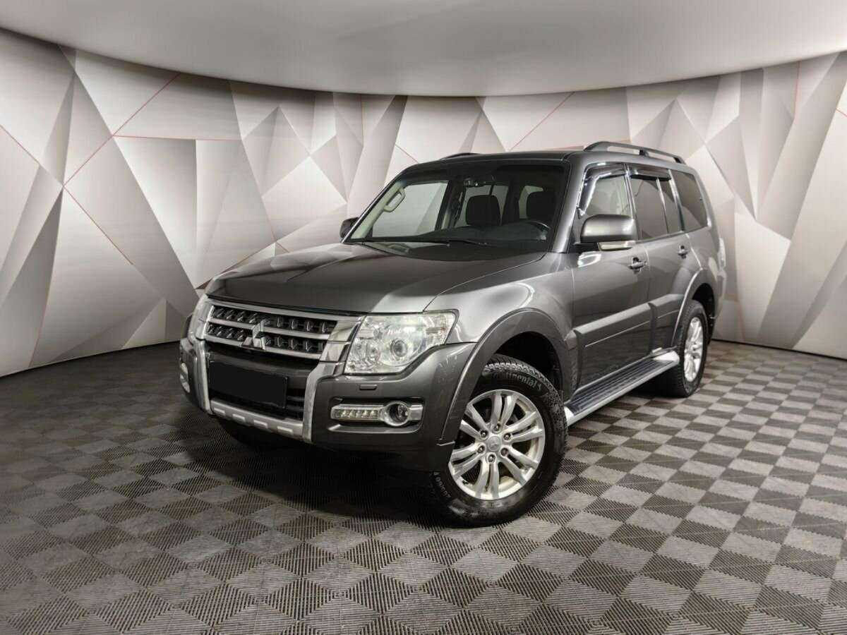 Mitsubishi Pajero 2015 года с пробегом. Фото: #0