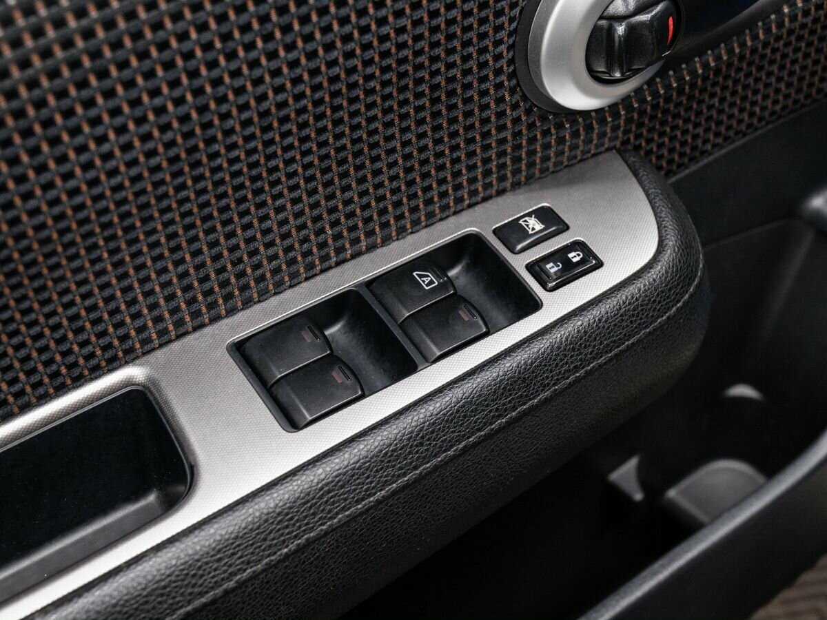 Nissan Tiida 2012 года с пробегом. Фото: #15