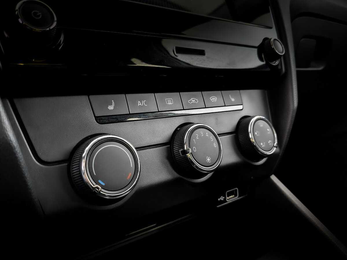 Skoda Octavia 2019 года с пробегом. Фото: #20