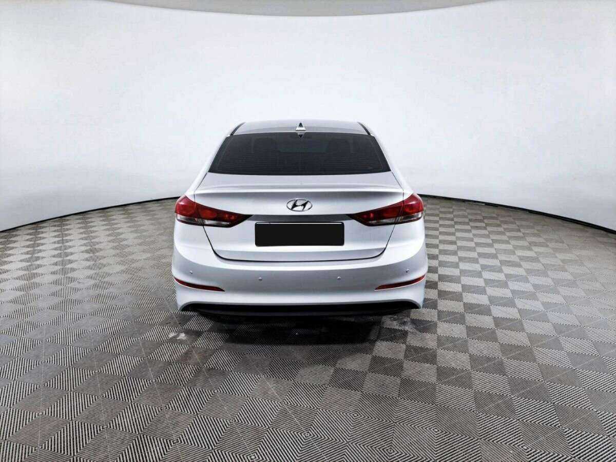 Hyundai Elantra 2017 года с пробегом. Фото: #5