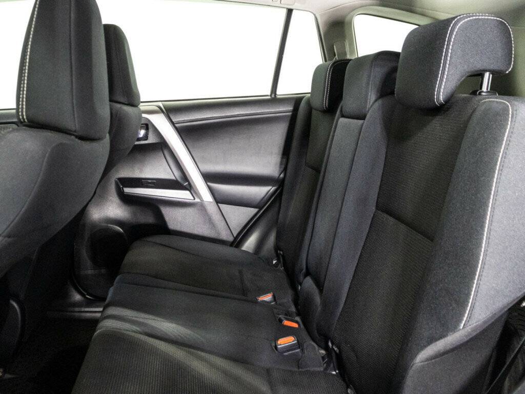 Toyota RAV4 2016 года с пробегом. Фото: #7