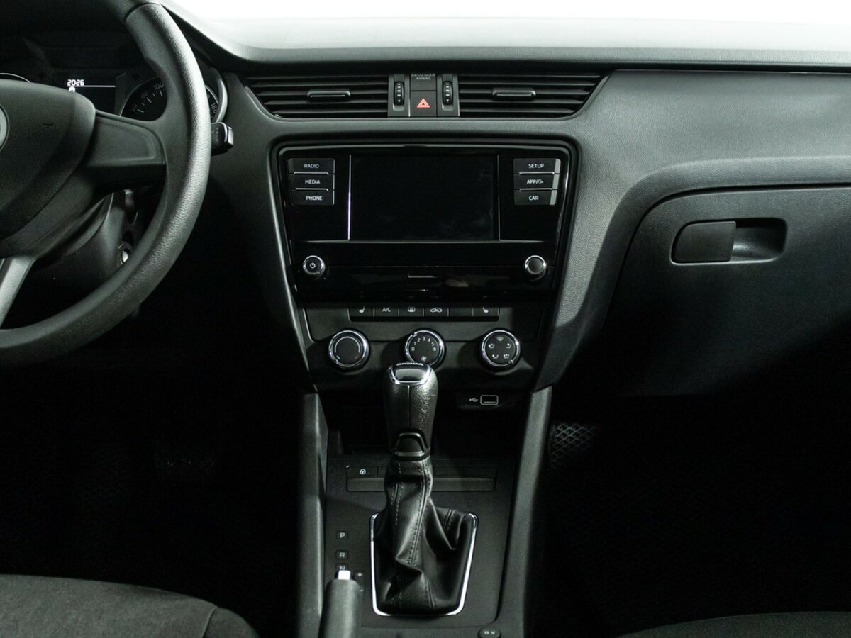 Skoda Octavia 2018 года с пробегом. Фото: #12