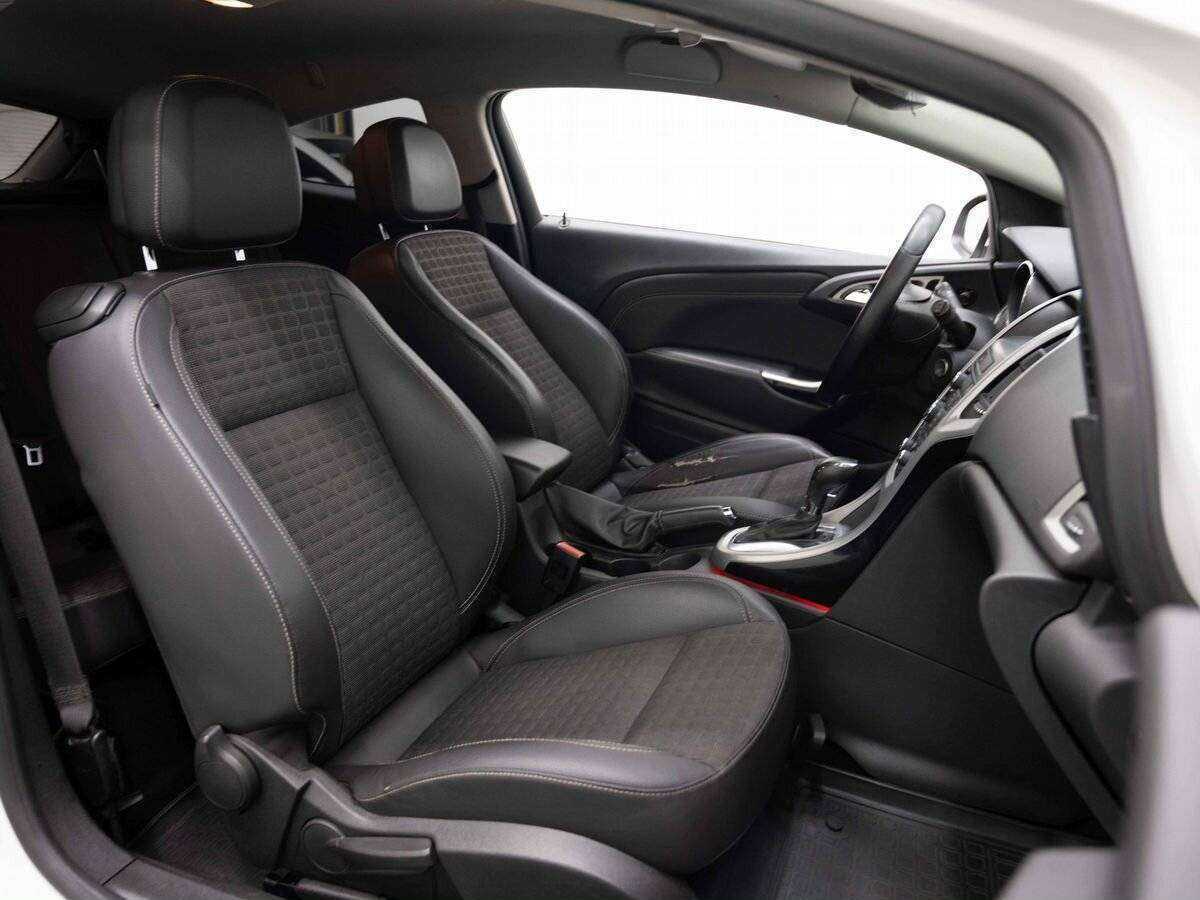 Opel Astra 2012 года с пробегом. Фото: #10