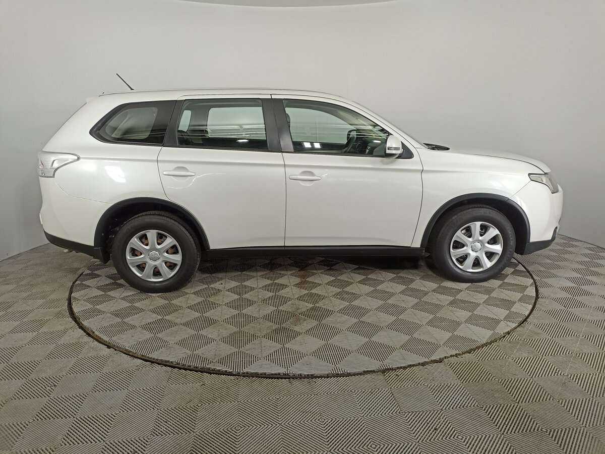 Mitsubishi Outlander 2014 года с пробегом. Фото: #3