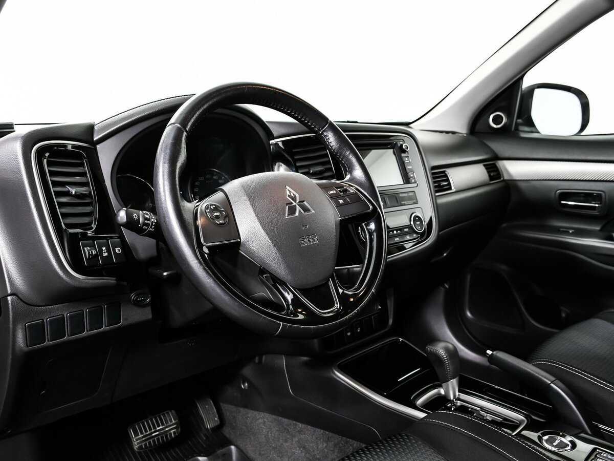 Mitsubishi Outlander 2017 года с пробегом. Фото: #12