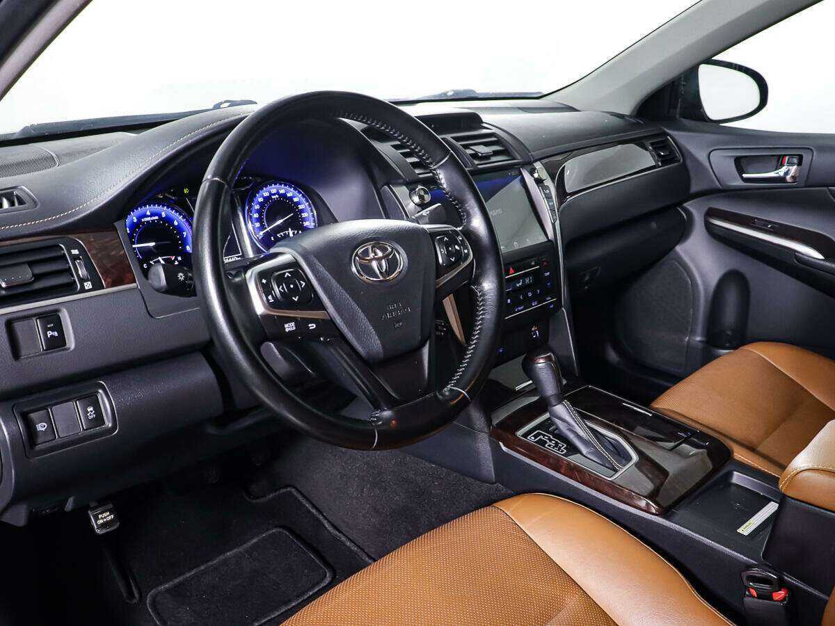 Toyota Camry 2017 года с пробегом. Фото: #12