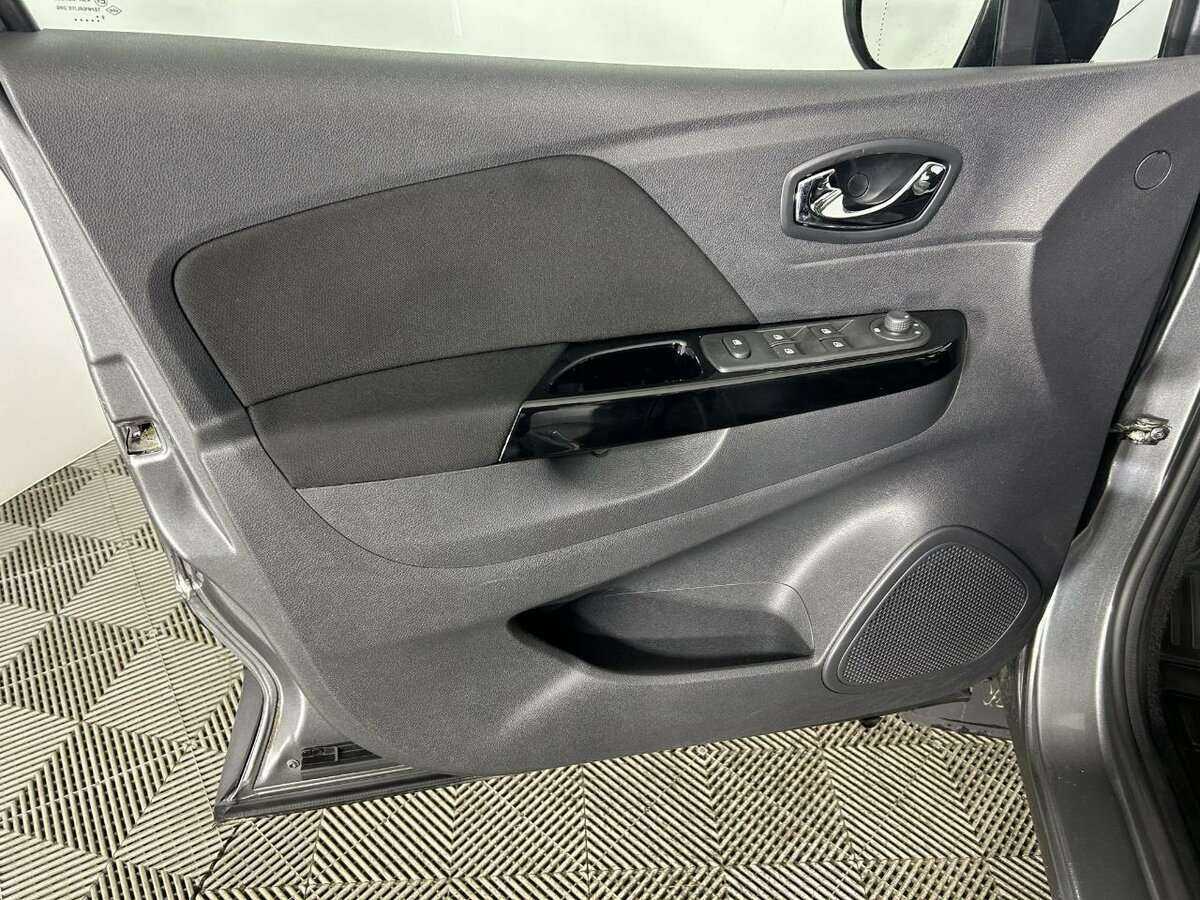 Renault Kaptur 2017 года с пробегом. Фото: #7