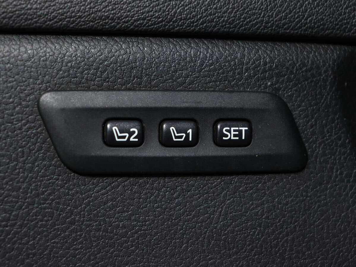 Toyota Avensis 2018 года с пробегом. Фото: #14