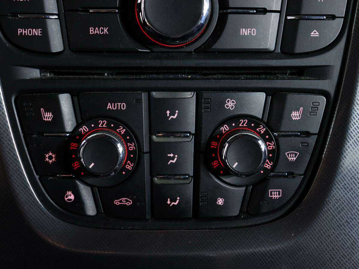 Opel Astra 2012 года с пробегом. Фото: #17