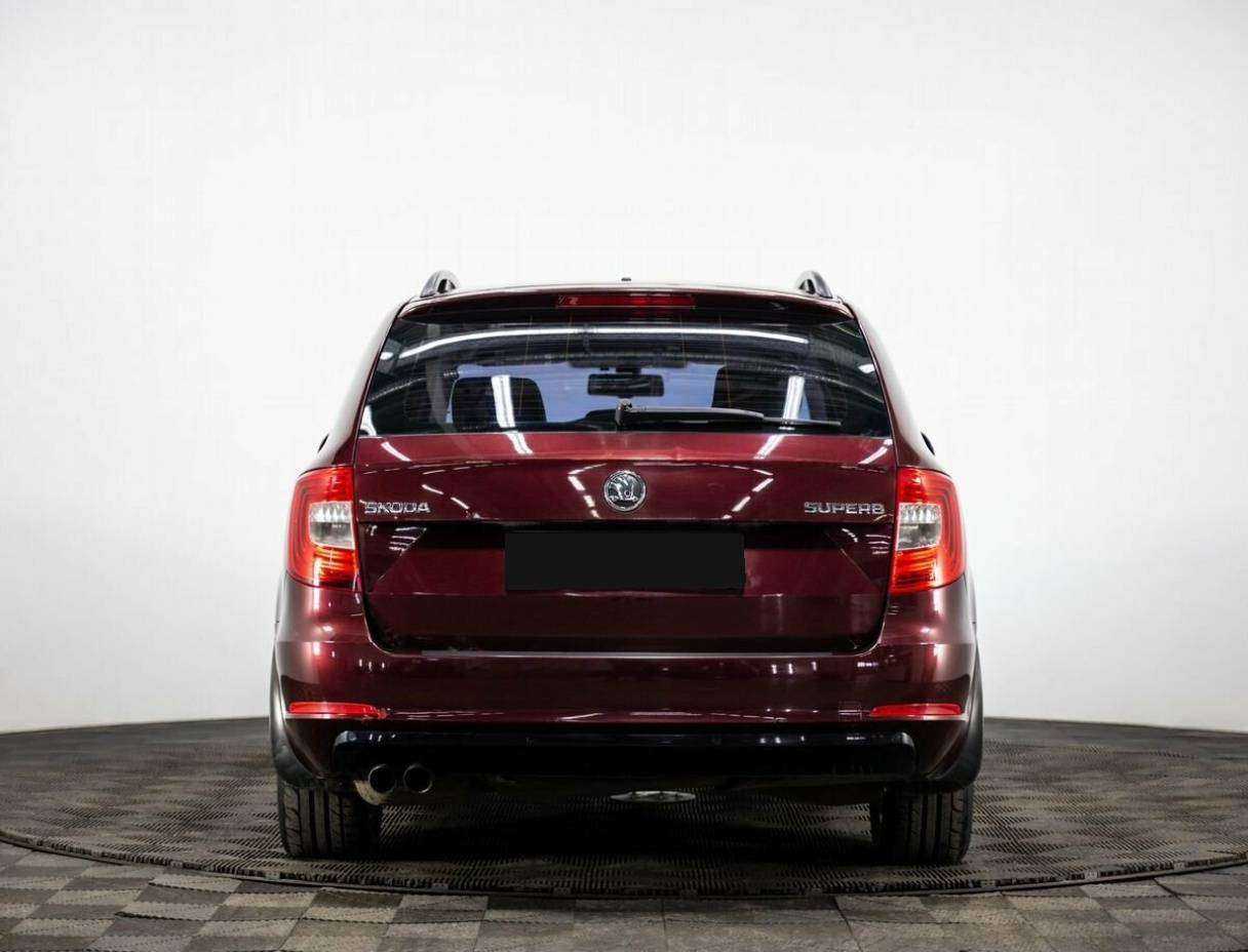 Skoda Superb 2014 года с пробегом. Фото: #4