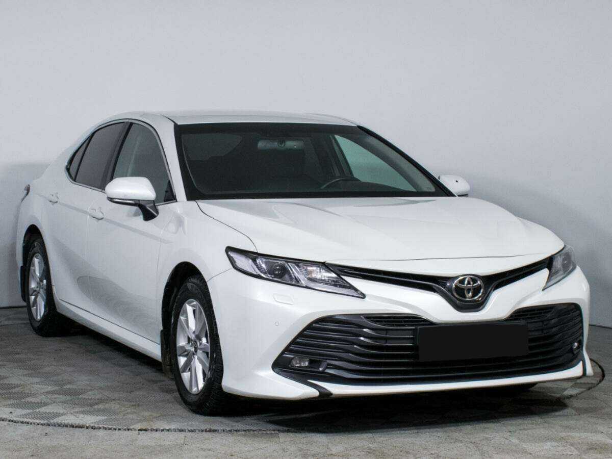 Toyota Camry 2020 года с пробегом. Фото: #2