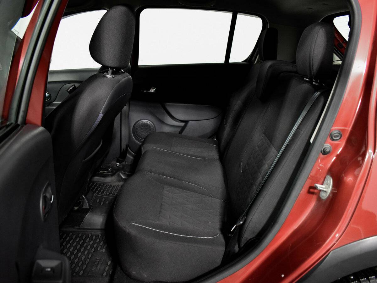 Renault Sandero 2016 года с пробегом. Фото: #10