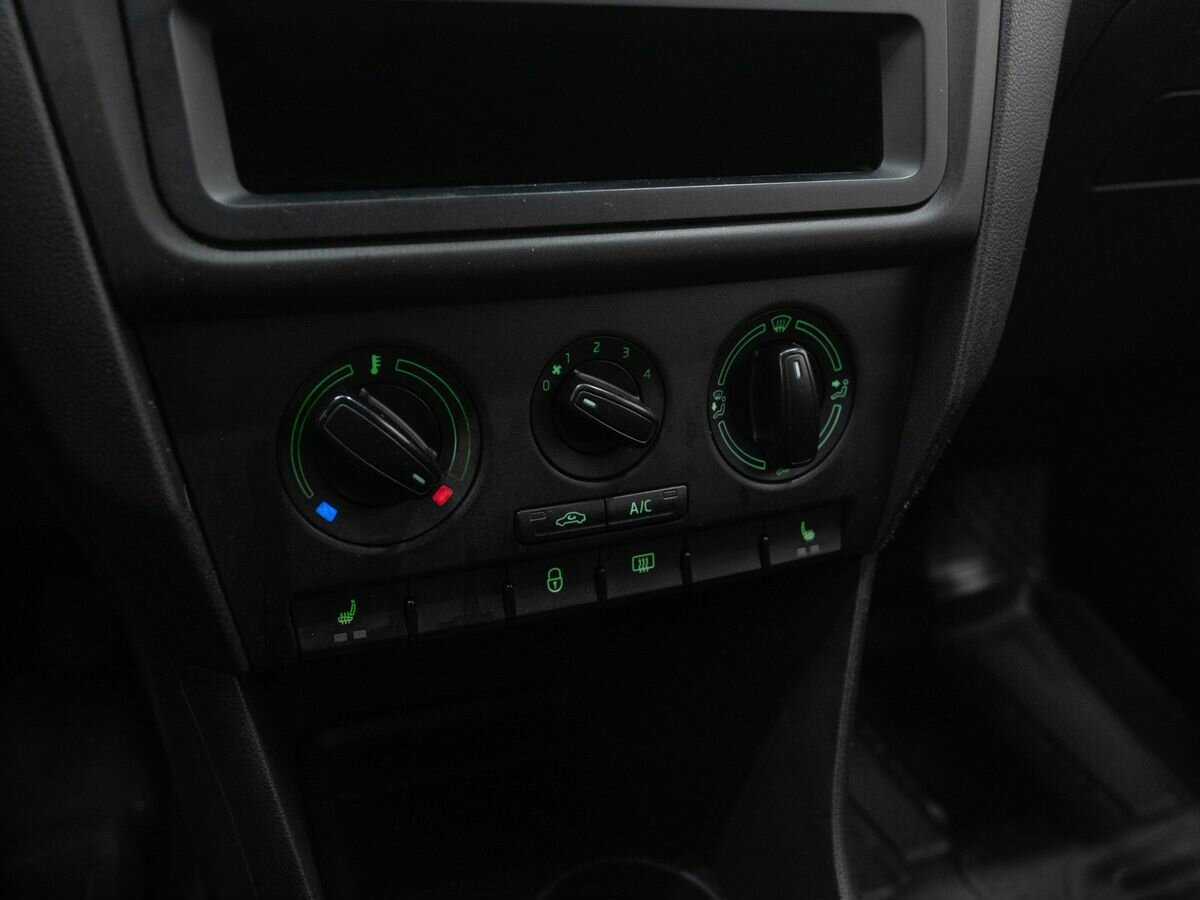 Skoda Rapid 2014 года с пробегом. Фото: #15