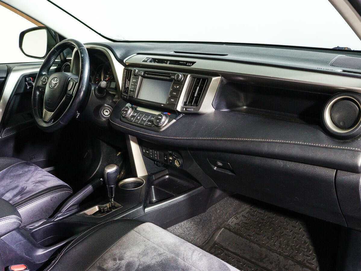 Toyota RAV4 2013 года с пробегом. Фото: #6