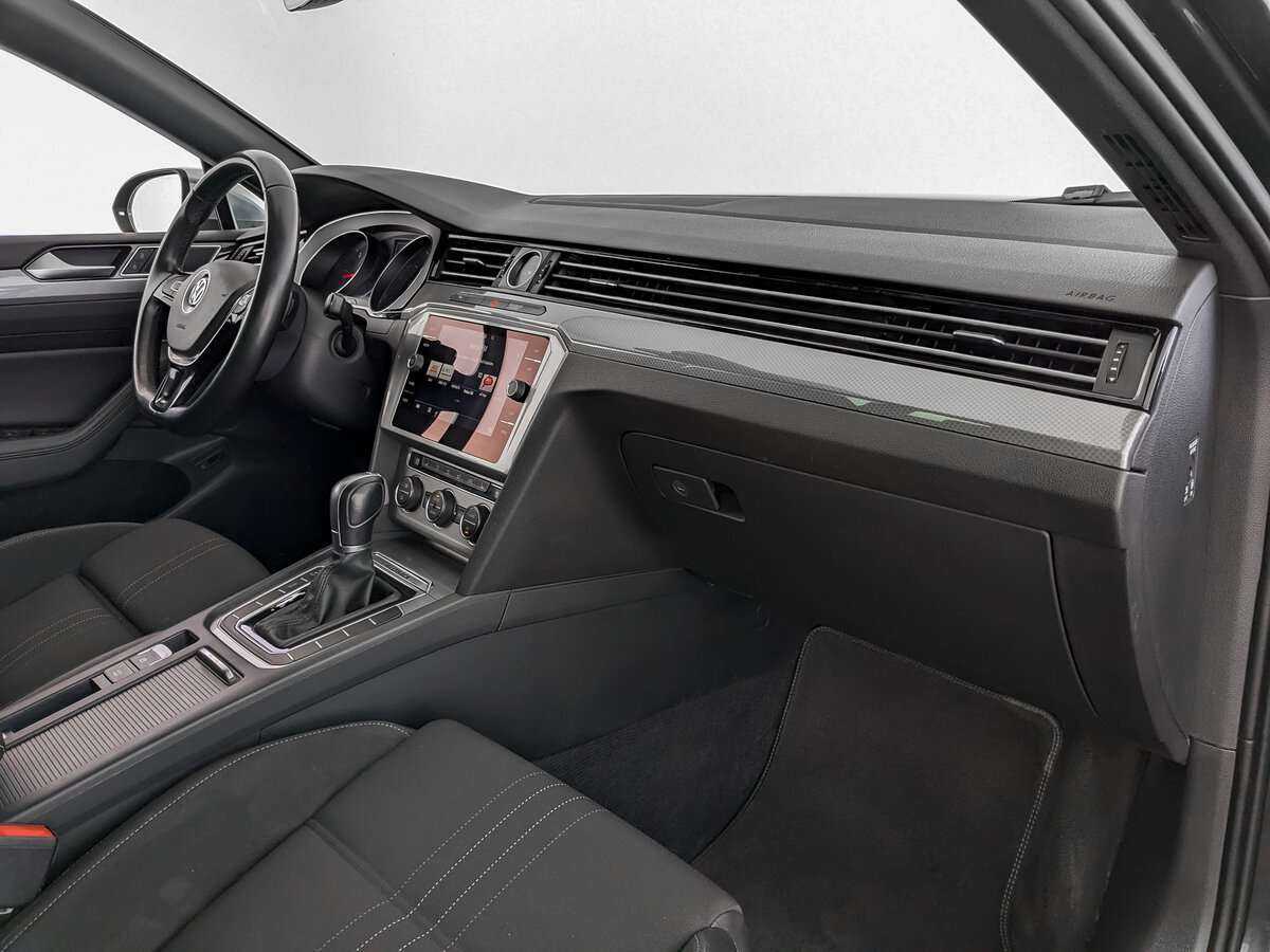 Volkswagen Passat 2018 года с пробегом. Фото: #10