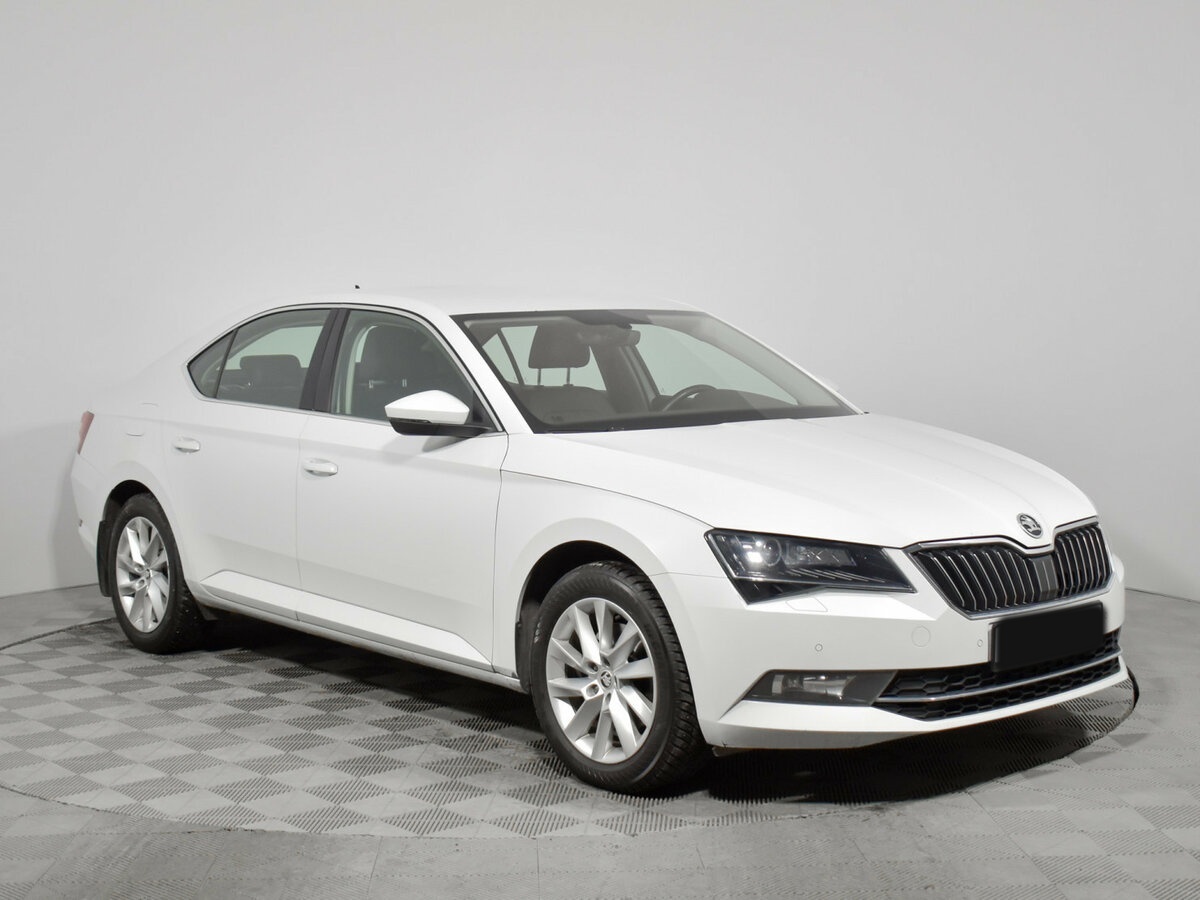 Skoda Superb 2018 года с пробегом. Фото: #2