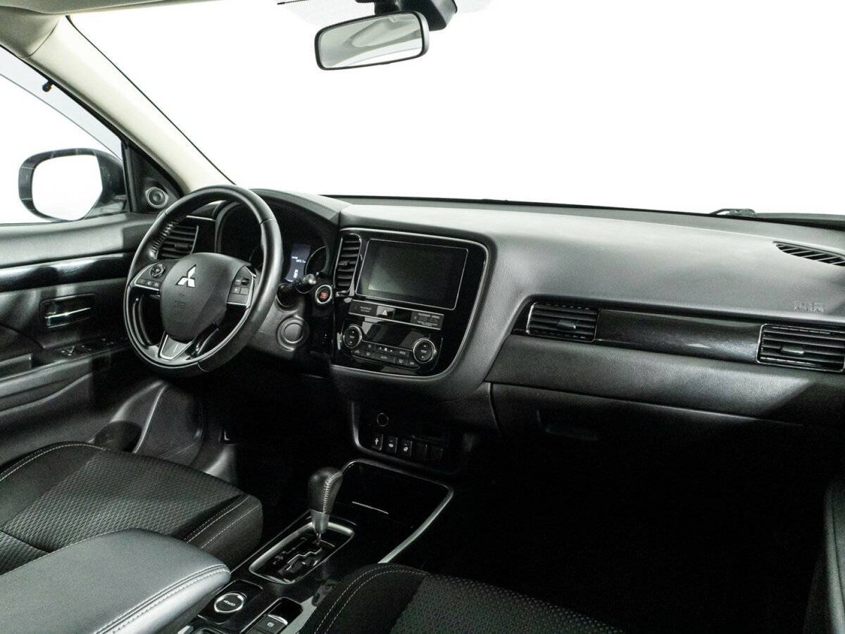 Mitsubishi Outlander 2018 года с пробегом. Фото: #8
