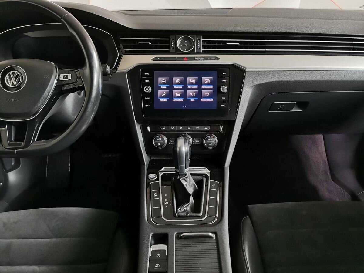 Volkswagen Passat 2018 года с пробегом. Фото: #10