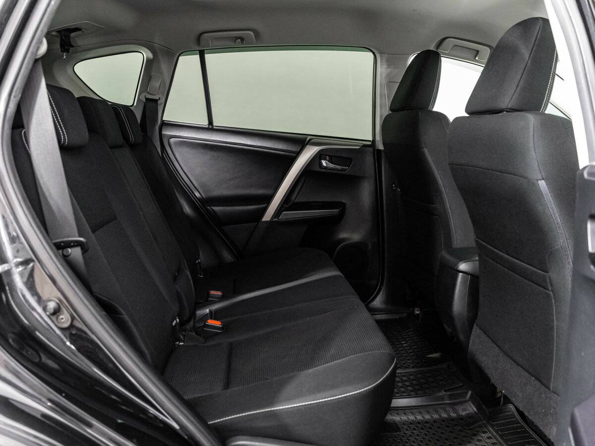 Toyota RAV4 2016 года с пробегом. Фото: #11