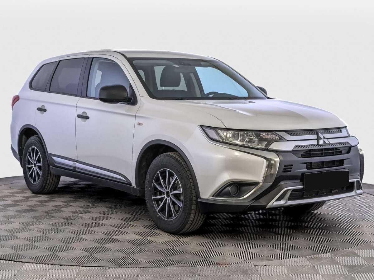 Mitsubishi Outlander 2019 года с пробегом. Фото: #2