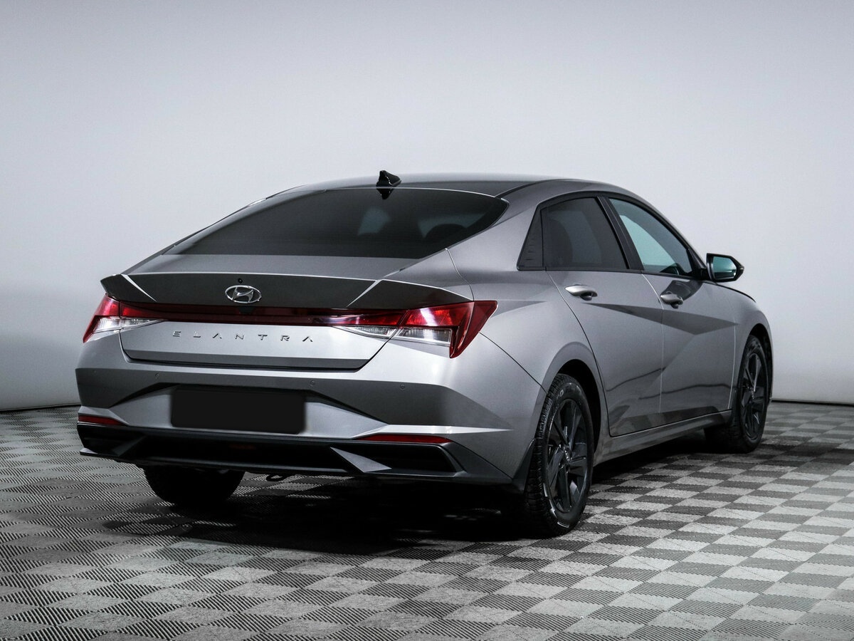 Hyundai Elantra 2021 года с пробегом. Фото: #3