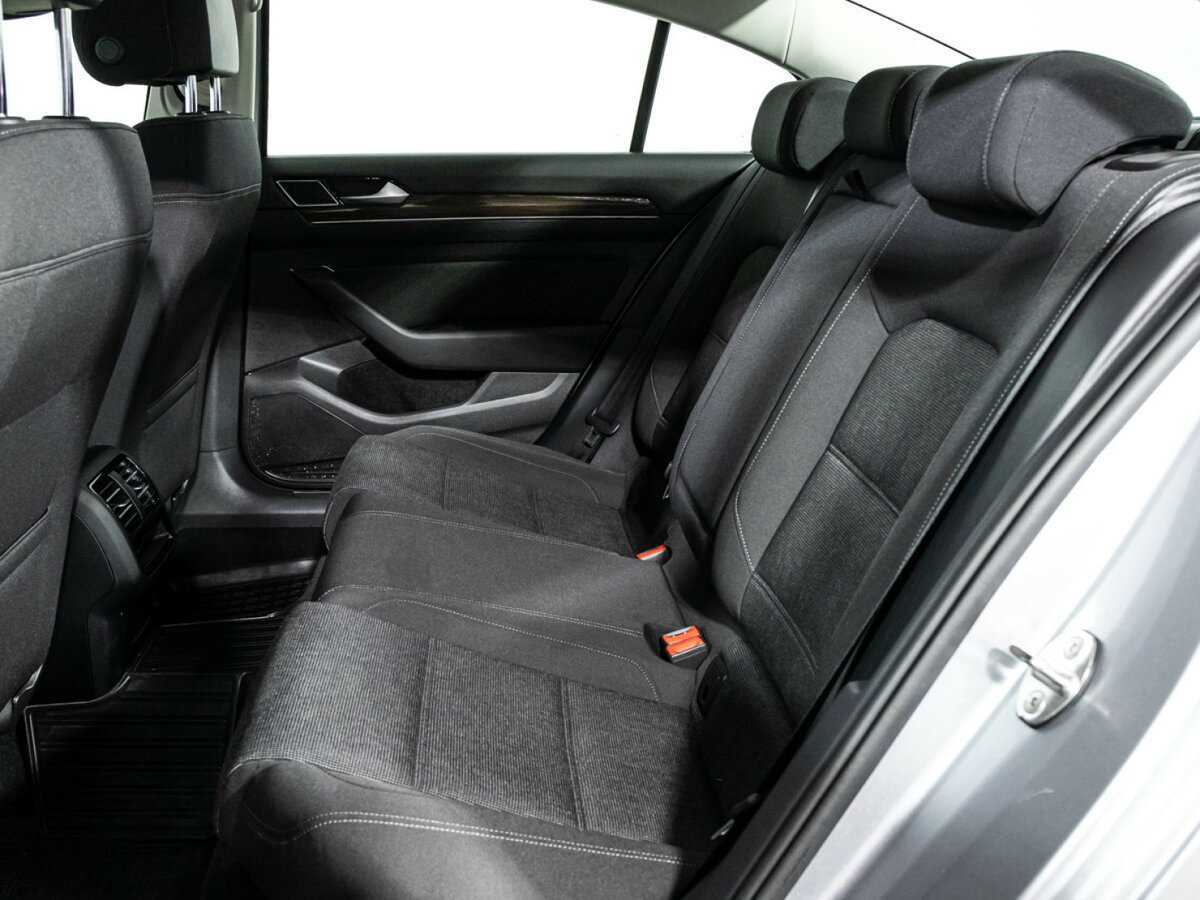 Volkswagen Passat 2017 года с пробегом. Фото: #9