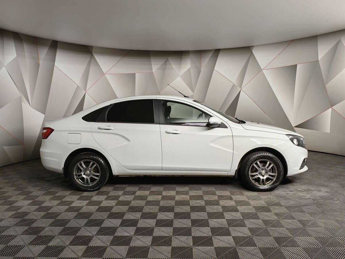 Lada (ВАЗ) Vesta 2018 года с пробегом. Фото: #4