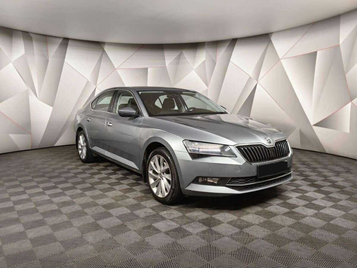 Skoda Superb 2017 года с пробегом. Фото: #2