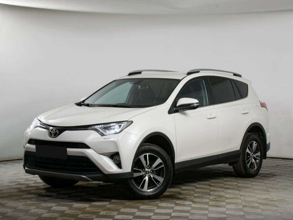 Toyota RAV4 2017 года с пробегом. Посмотреть фото