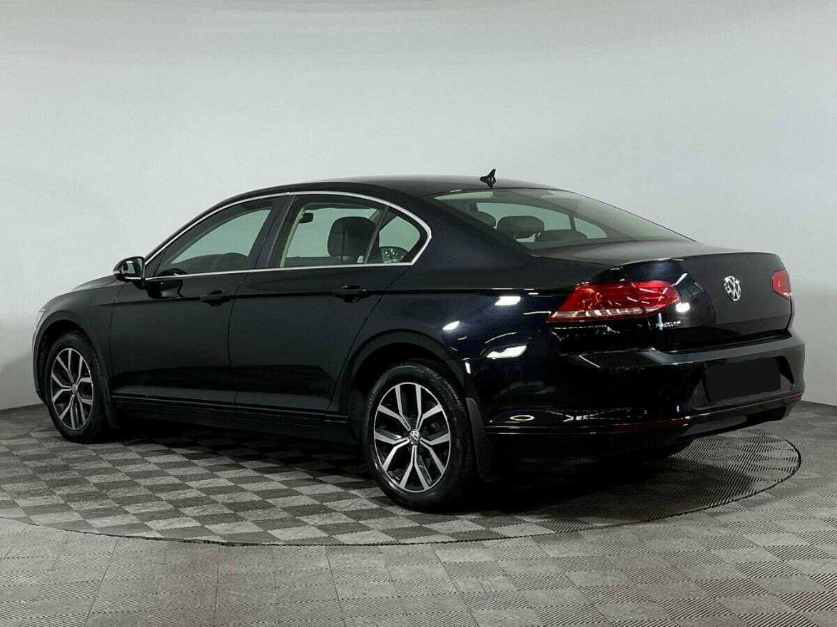 Volkswagen Passat 2018 года с пробегом. Фото: #5