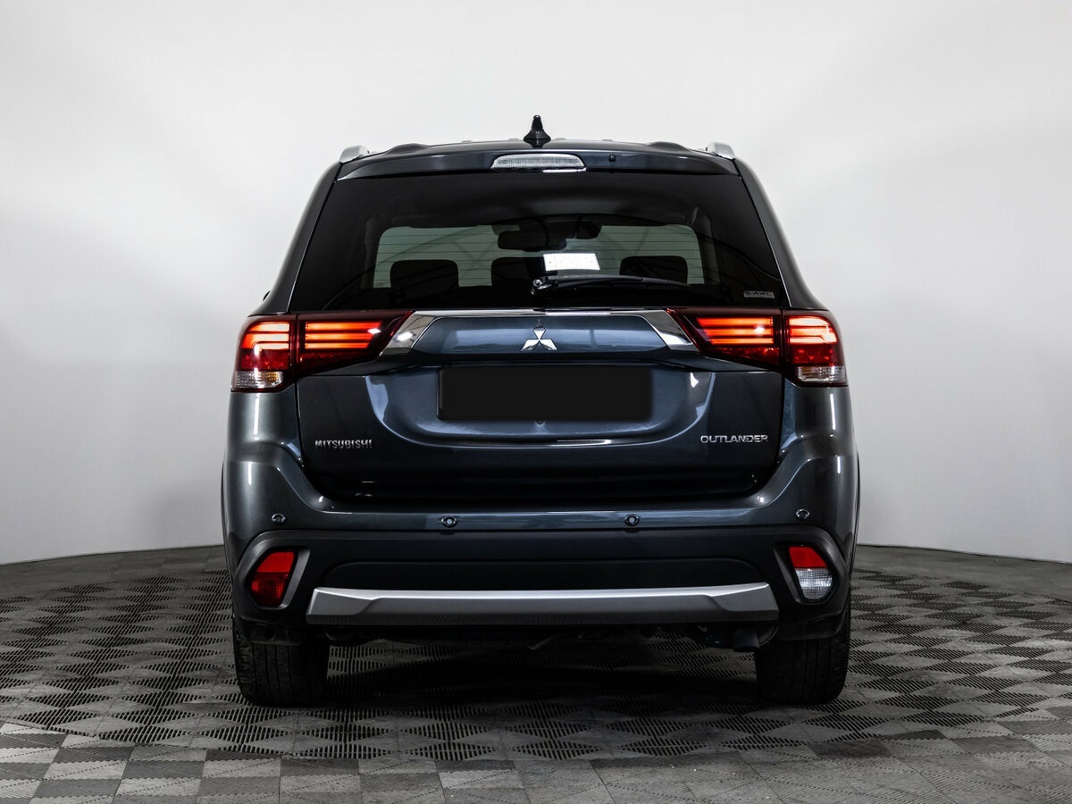 Mitsubishi Outlander 2018 года с пробегом. Фото: #4