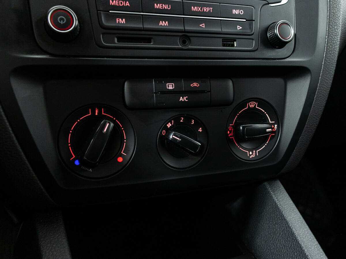 Volkswagen Jetta 2015 года с пробегом. Фото: #15