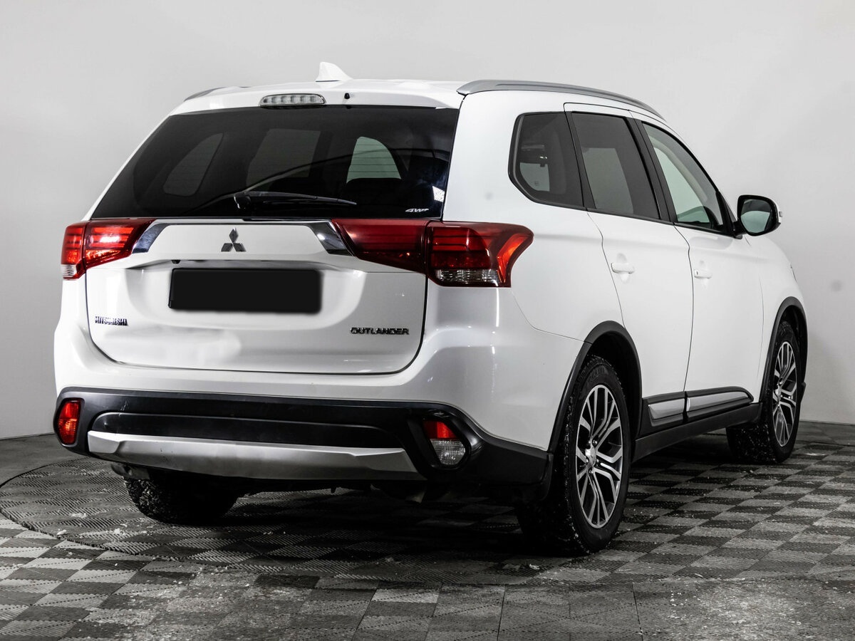 Mitsubishi Outlander 2017 года с пробегом. Фото: #3