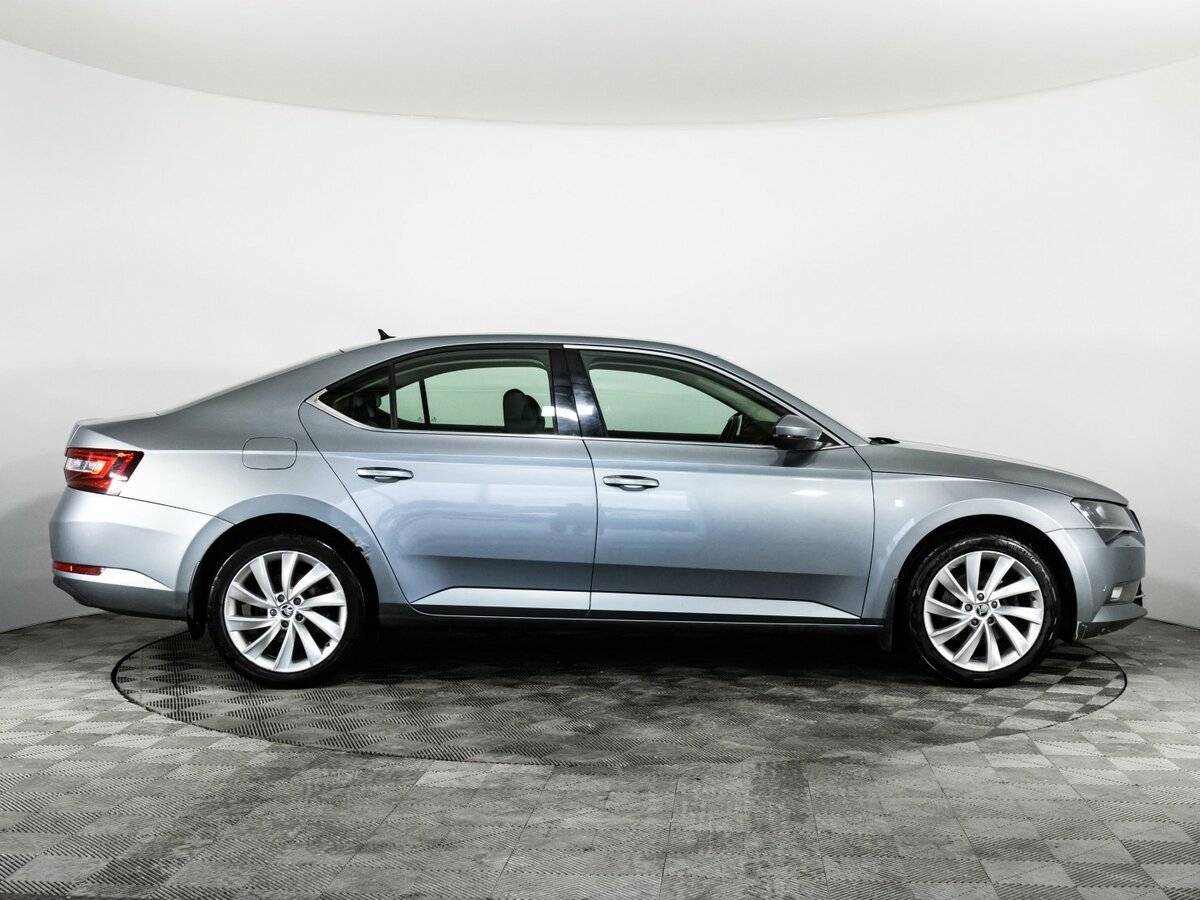 Skoda Superb 2017 года с пробегом. Фото: #3