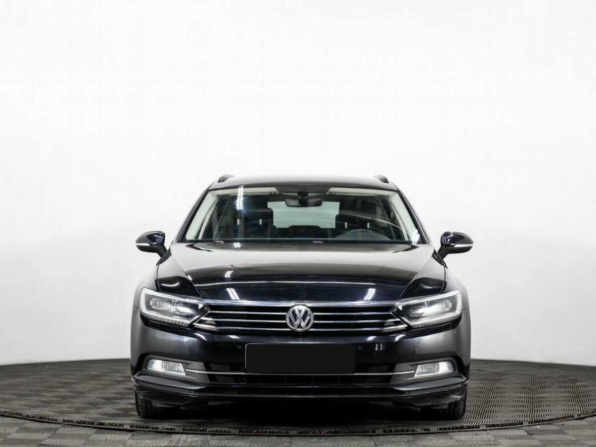 Volkswagen Passat 2018 года с пробегом. Фото: #1
