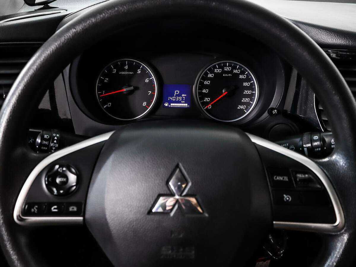 Mitsubishi Outlander 2016 года с пробегом. Фото: #16